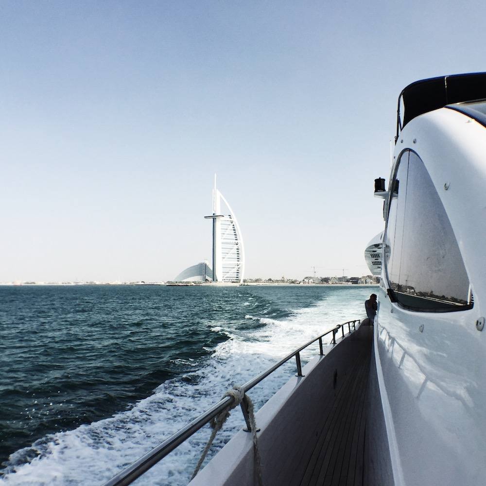 dubai yacht boat cruise